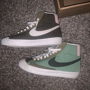 Nike Blazer Mid 77 BG
